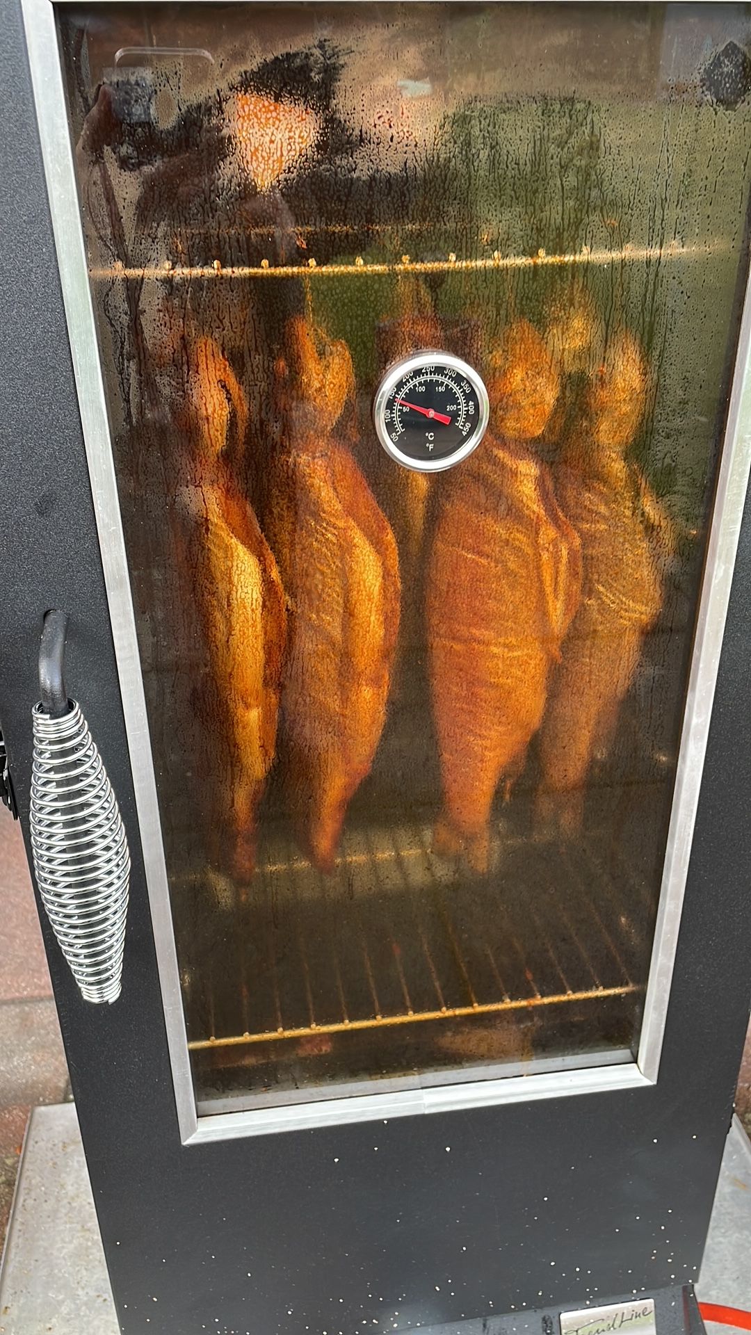 Räucherfisch aus eigener Herstellung im Räucherofen